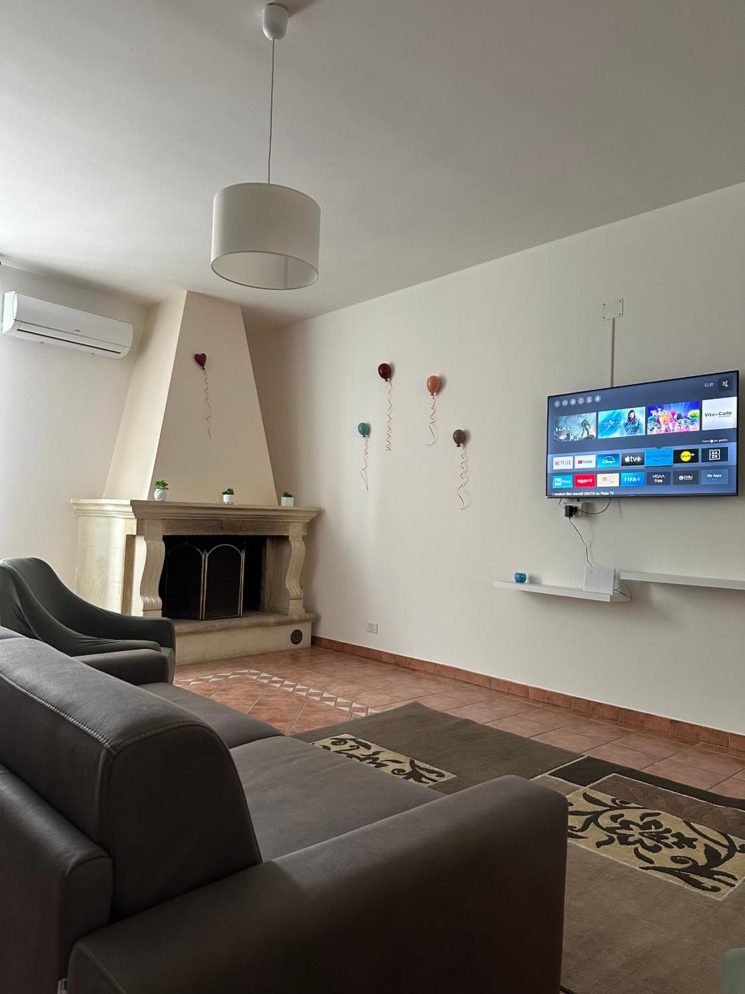Palazzo Dei Pavoni Apartment Brindisi Luaran gambar