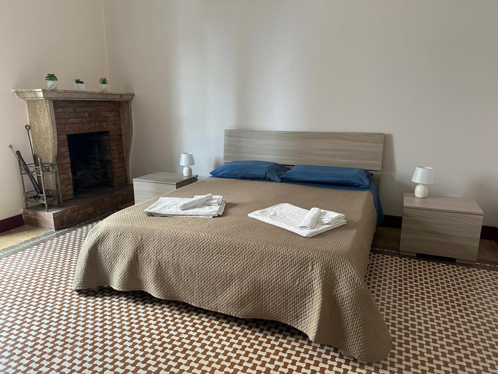 Palazzo Dei Pavoni Apartment Brindisi Luaran gambar